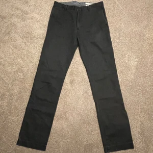 J.Lindeberg Chinos - Svarta/Marinblå J.Lindeberg Chinos Pris kan diskuteras