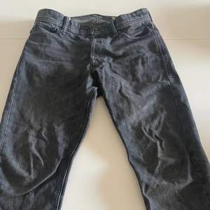 Riktigt Feta Jack & Jones Jeans i storlek 29/32. 7/10 skick 💯🌟. Fraktar samma dag. Skriv för info 💬 