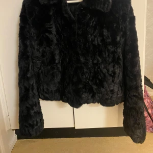 Pälsjacka från Vila - Pälsjacka från vila i strl M