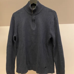 Calvin Klein halfzip - Skriv för frågor