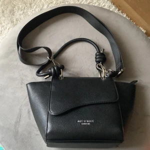 Väska  - Väska !  🩷