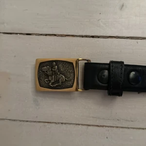 24K Guldplätterad läderbälte 95cm - Använt skick