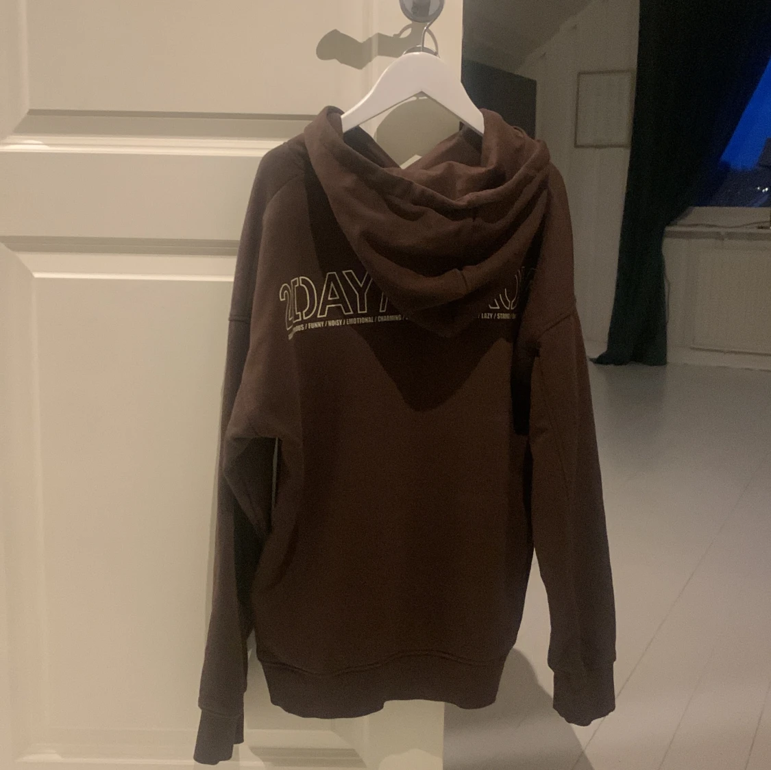 En helt vanlig hoodie  - 90