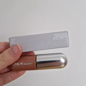R.e.m beauty - R.e.m beauty liquid lipstick i färgen leave a message (ord. Pris 209 @ sephora). Aldrig använd eller testad. Endast urplockad ur kartongen!