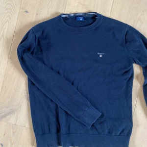 Finstickad tröja Gant - Stl  158/164. Djur och rökfritt hem. Skick 7/10. 