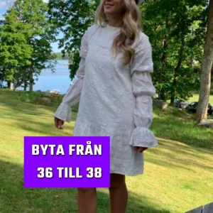 NAKD KLÄNNING  - Hej finns det någon som vill byta deras klännning i strl 38 till min klänning som är i 36???  