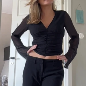 Bikbok tröja - Passar perfekt till middagar etc