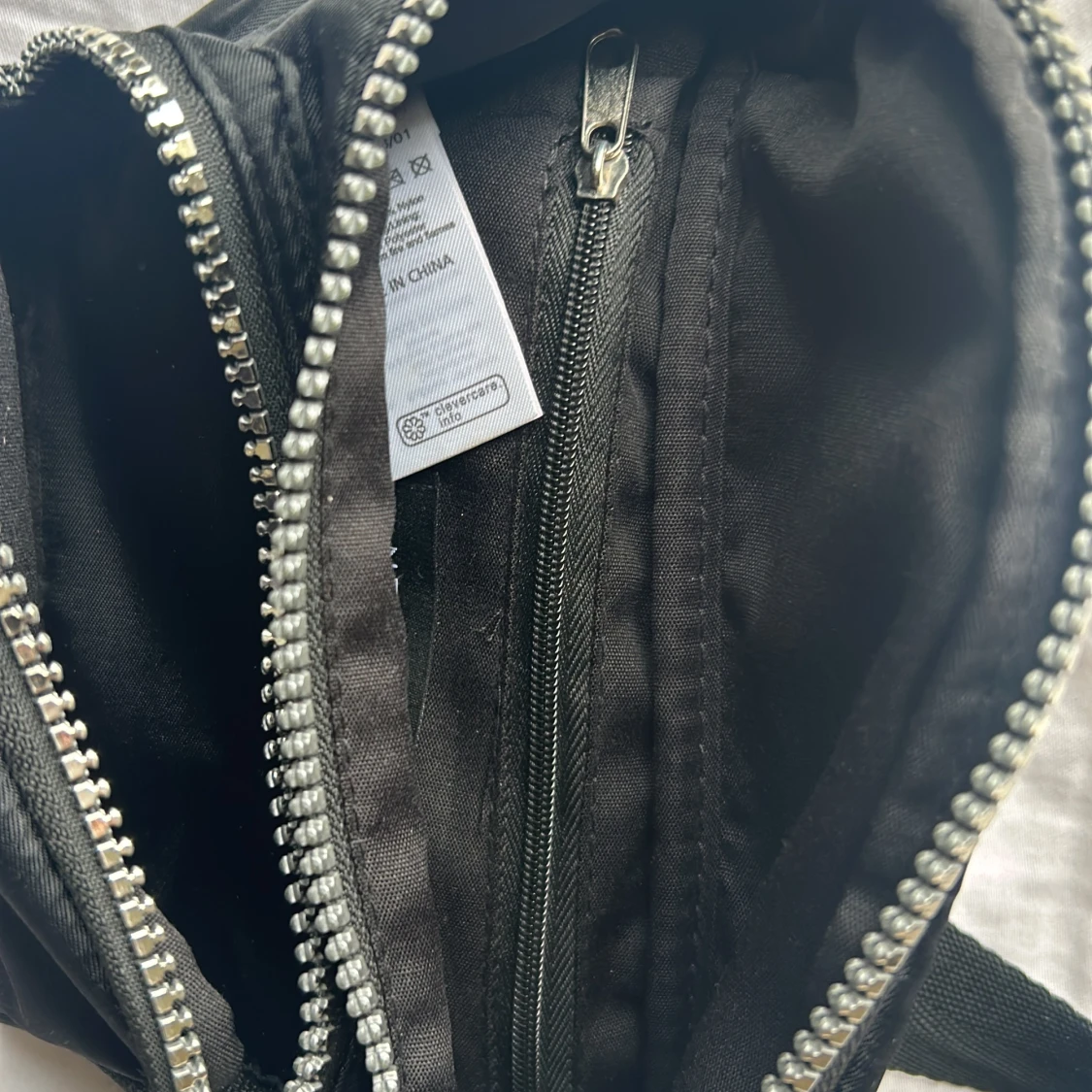 Svart midjeväska - 90