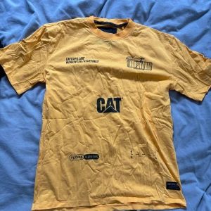 Caterpillar - .
