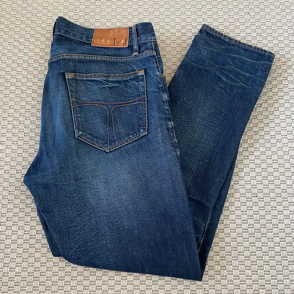 Tjena! Säljer nu dessa schyssta jeans från Tiger of Sweden i modellen ”revolver” | Nypris: runt 1500 Mitt pris: 349 | Tveka inte att kontakta mig vid eventuella frågor 🙌. Jeans & Byxor.