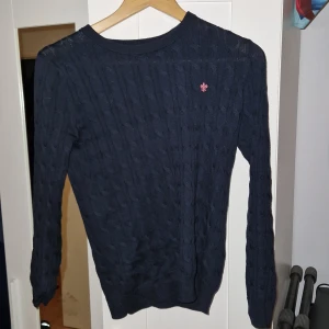 Morris tröja - Morris tröja som inte kommer till användning storleken är S men sitter som XS