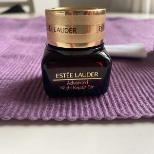 obruten Estée Lauder Advanced Night Repair Eye Supercharged Gel-Creme 15 ml.  Fick den i alla hjärtans dag present av min kille. Inhandlad på Åhléns)