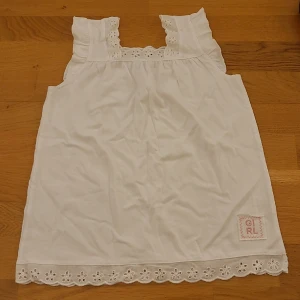 Topp/klänning - Supersöt topp/klänning/tunika i storlek 122/128 från KappAhl. Köparen står för frakten 💕