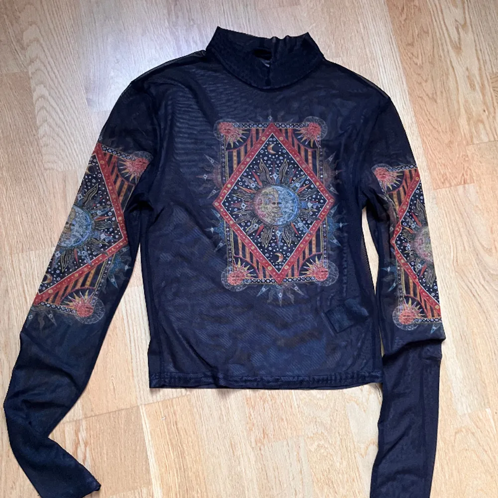 Älskar denna tröja  med det fina mönstret 😍. Tröjor & Koftor.