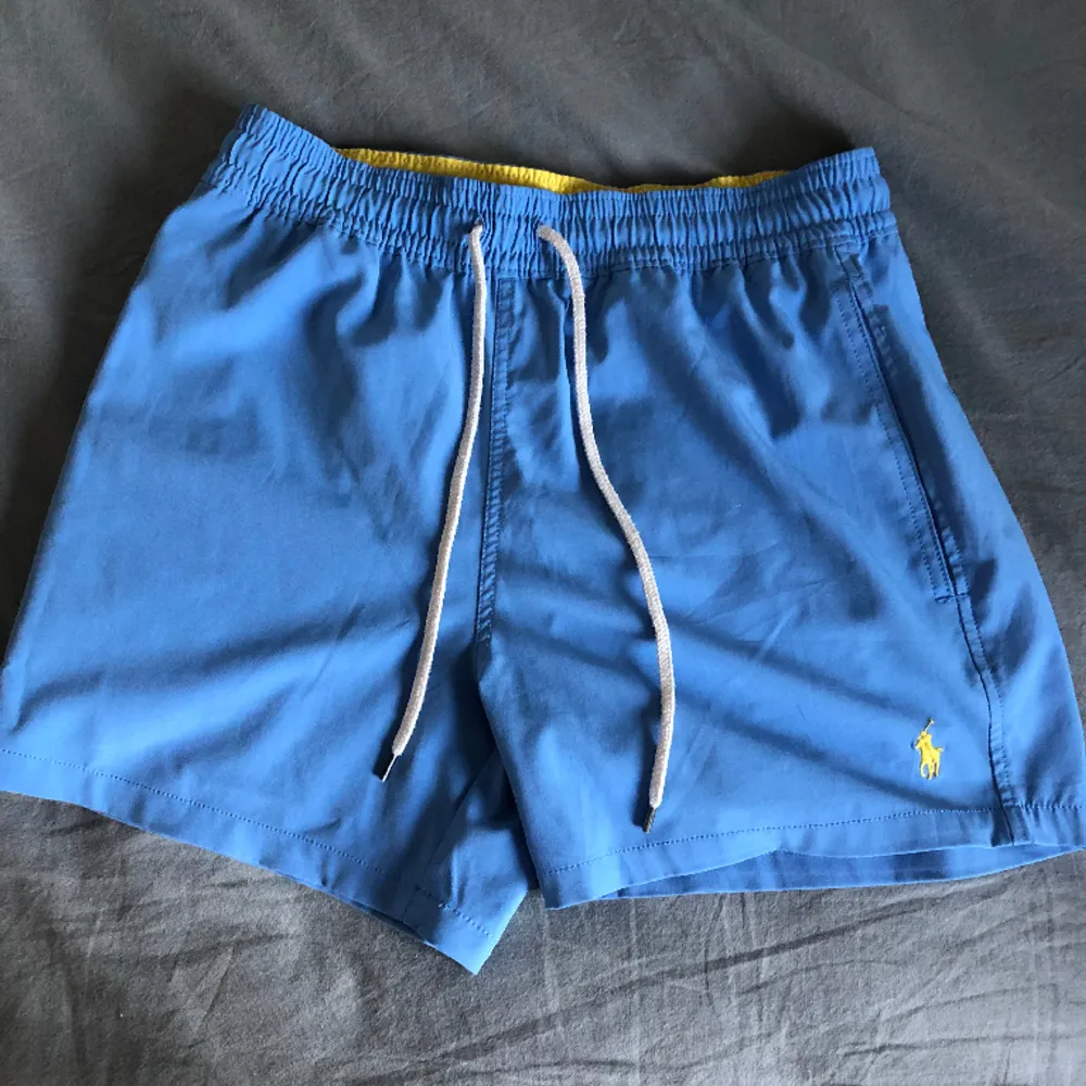 Polo Ralph Lauren badshorts i Storlek S . Shorts.