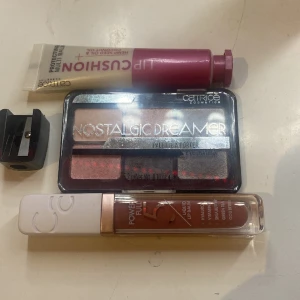 Smink blandat - Säljer då jag behöver pengar priset är för alla kontakta mig för mer frågor 💗lip balmet är lite använt 💗