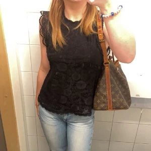 Spets topp - Super fin spets topp beställ från zalando kommer ej till användning 