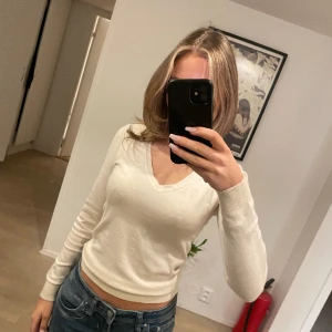 Stickad tröja  - Jättefin tröja men säljer då den inte kommit till användning, aldrig använts och helt ny💕Skriv för fler bilder💕