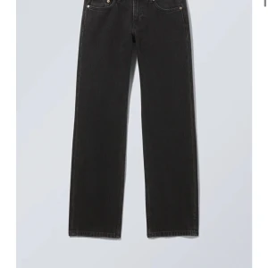 Weekday jeans  - Ett par snygga low rise byxor från weekday💕 nyss köpta och bara  använt ett fåtal gånger