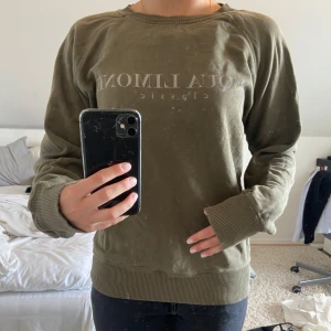 Acqua Limone Tröja - Jättefin tröja i unisex! Tröjan är i storlek M och mycket sparsamt använd!💚 Vid snabb affär kan priset diskuteras!