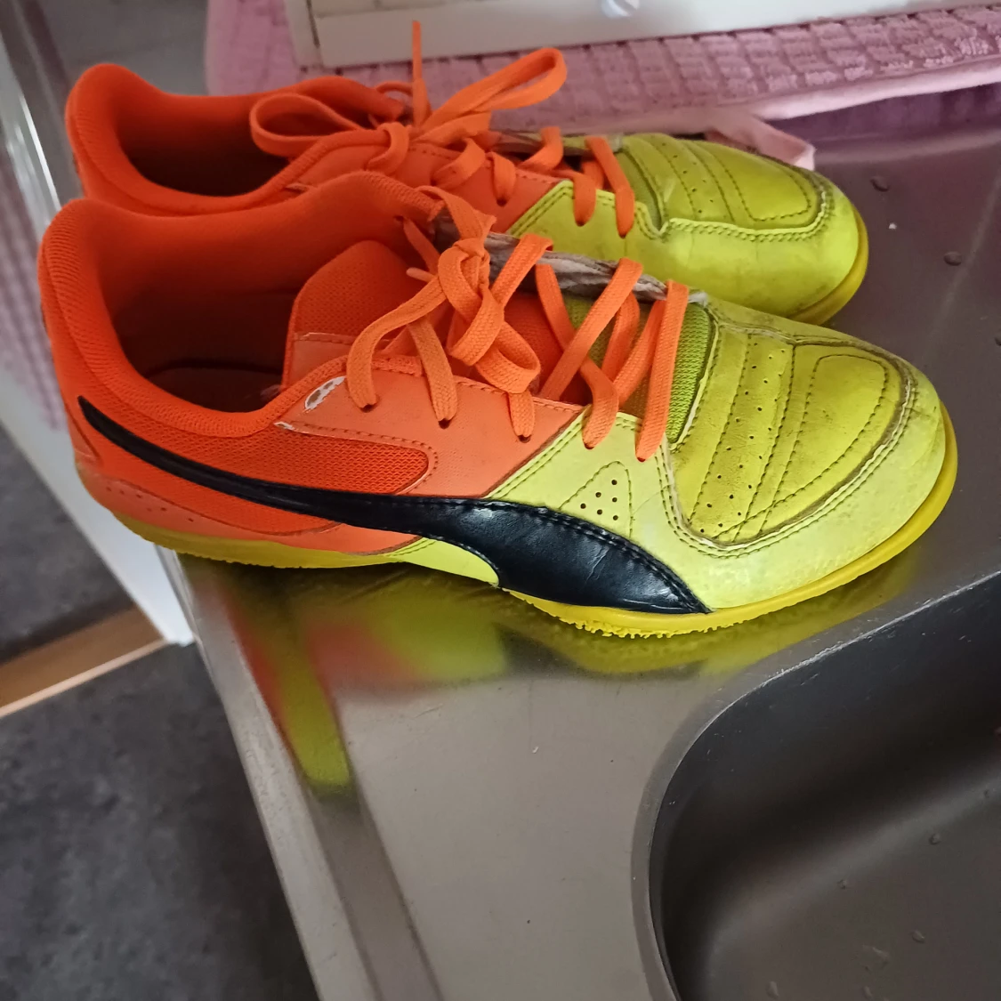 Skor i olika strl 34-36