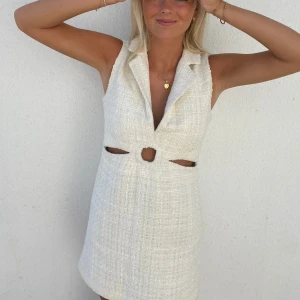 klänning - Klänning från zara, använd typ två gånger.🥰