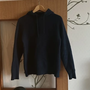 Soft goat - Tja säljer min soft goat hoodie som jag köpte från plick för ett litet tag sen som är i helt okej sick. Pris kan diskuteras.