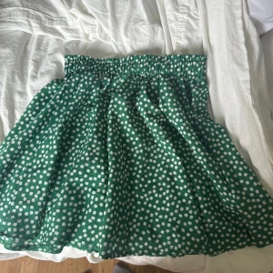 Kjol - Aldrig använd.