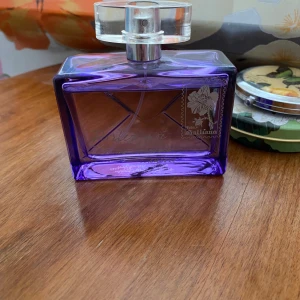 John Galliano ny parfym  - Oanvänd men kartong saknas. Parfymen tillverkas inte längre.