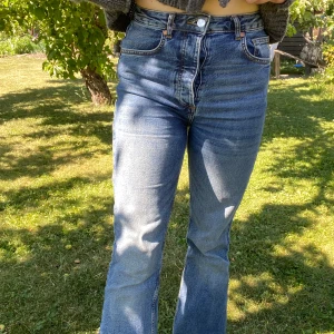 Klassiska raka jeans - Waist: 27”  Längd: 31”