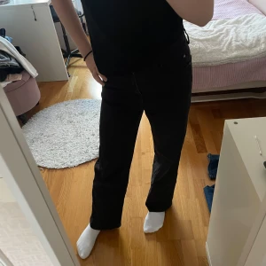 Svara Jeans  - Jeans i bra skick 