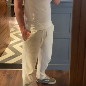 Linnebyxor - Riktig sköna linnebyxor som sitter gött - Zara - Storlek: S - Tveka inte att höra av dig vid frågor eller funderingar!