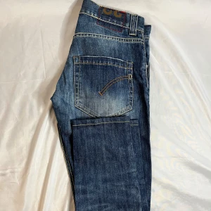 Dondup jeans - Cond: 8/10 Size: 32 Retail: 2999:- Vårt pris: 799:-
