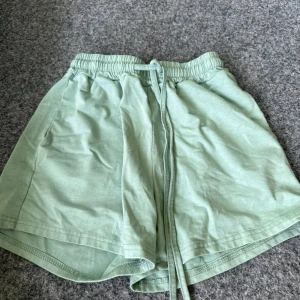 Fina shorts - Fina shorts tillsalu