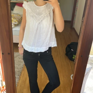 Topp - En topp från zara i stl xs, jättefin💗