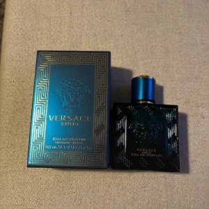 50ml Versace Eros  - Använt ungefär 10% av parfymen, finns runt 40 ml kvar 