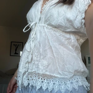 Söt topp - Jättesöt vit topp