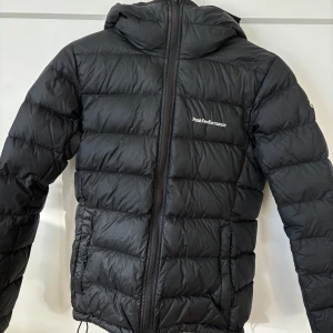 Peak performance jacka - Säljer min peak performance jacka då den tyvärr inte kommer till användning längre 🫶🏼