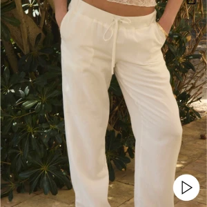 Linne byxor från Nelly 🌸 - Fina linnebyxor som tyvärr inte passar mig där av säljer jag dom då jag vill köpa nya☺️ Aldrig använda!