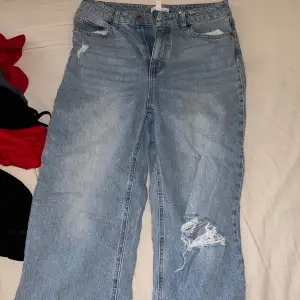 Jeans från h&m i storlek 42. 100kr + frakt 