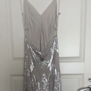 Långklänning/ balklänning  - Säljer denna super fina klänning från zara. Endast använd en gång. Storlek 36. 