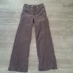 Loose fit jeans från H&M strl 34. Inga defekter 💗