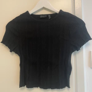 Ribbad T-shirt  - Fin ribbad T-shirt 