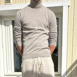 H&M polo i storlek S - Skön polo i storlek S