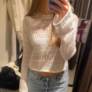 Tröja zara - Säljer denna jätte fina tröja från zara. Mycket bra skick! 💕 Storlek M