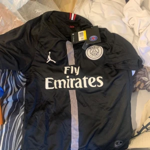 Psg tröja  - Psg tröja 10/10 skick 