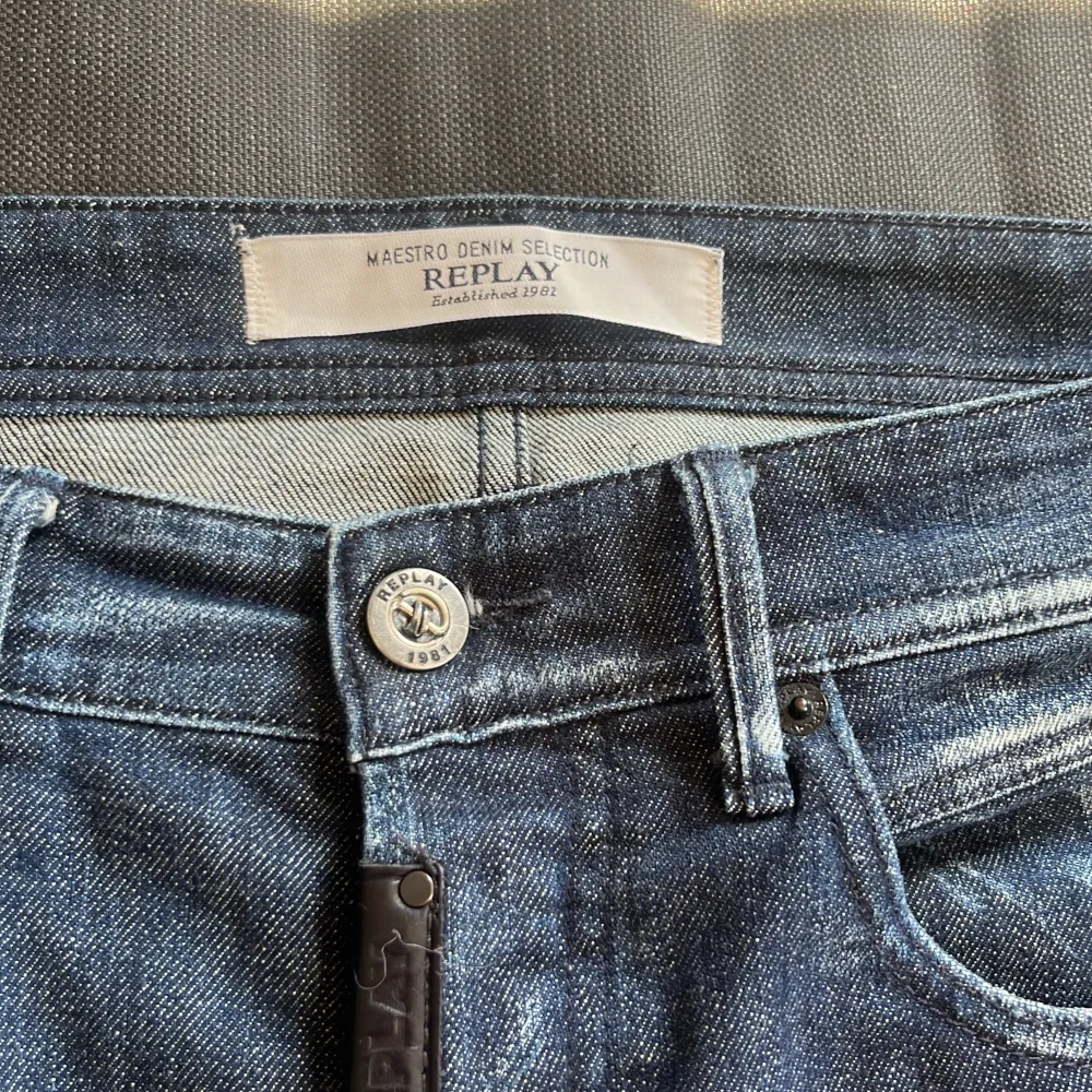 Nypris 3300 inte alls slitna jeans dem har inga dekaler först till kvarn nu många intresserade . Jeans & Byxor.