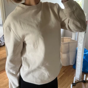 Beige tröja - Beige tröja från h&m  I storlek s 💗