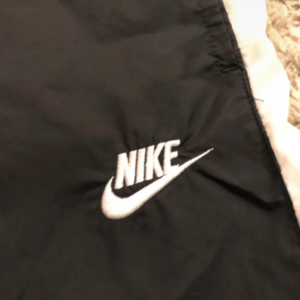 Nike tracksuit zip up and pants . Sport & träning.