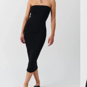 Tube dress - Svart Tube dress från ginatricot. aldrig använd. Originalpris 299. 🤍💗